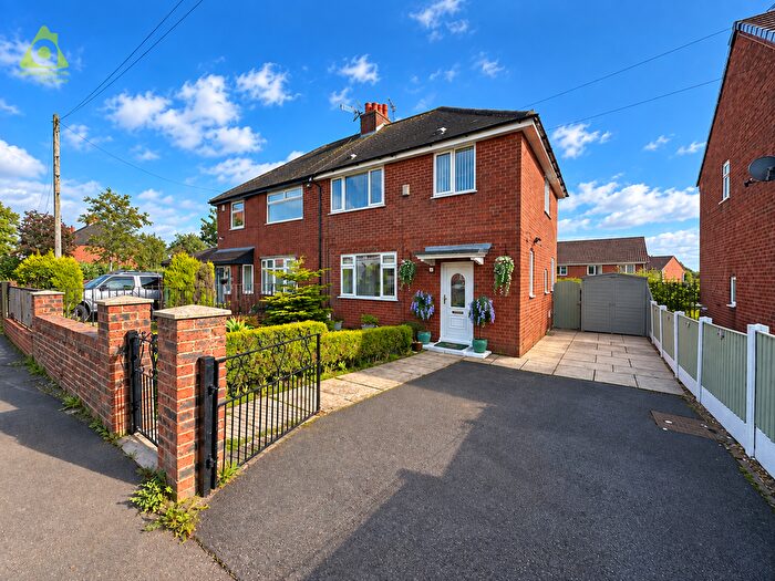 3 Bedroom Semi-Detached House For Sale In Windermere Road, Farnworth, Bolton, BL4