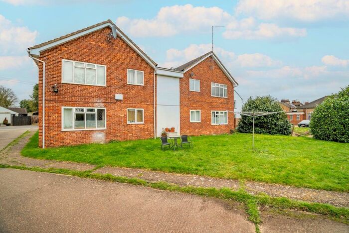 1 Bedroom Flat For Sale In Scholars Court, High Street, Colney Heath, St. Albans, AL4