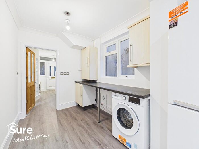 3 Bedroom Semi-Detached House To Rent In St. Albans Road, Hemel Hempstead, Hertfordshire, HP2