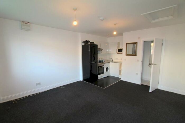 2 Bedroom Detached Bungalow To Rent In Greenvale Road, Eltham, SE9