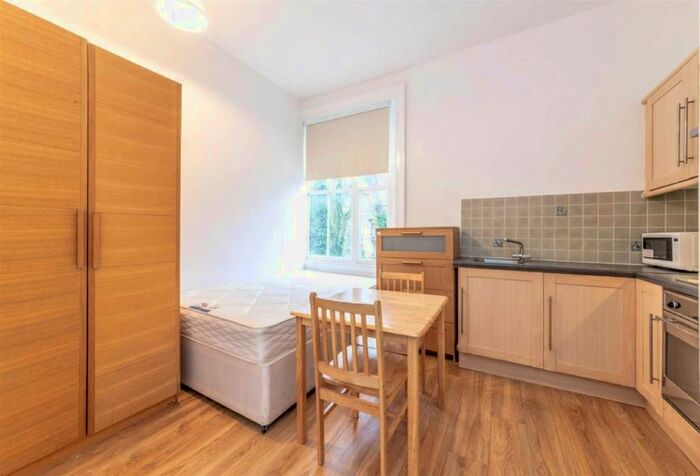 Studio To Rent In Belsize Park, London, NW3