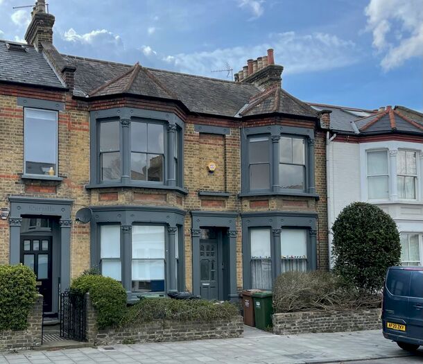 3 Bedroom Flat To Rent In Avignon Road, Brockley, SE4