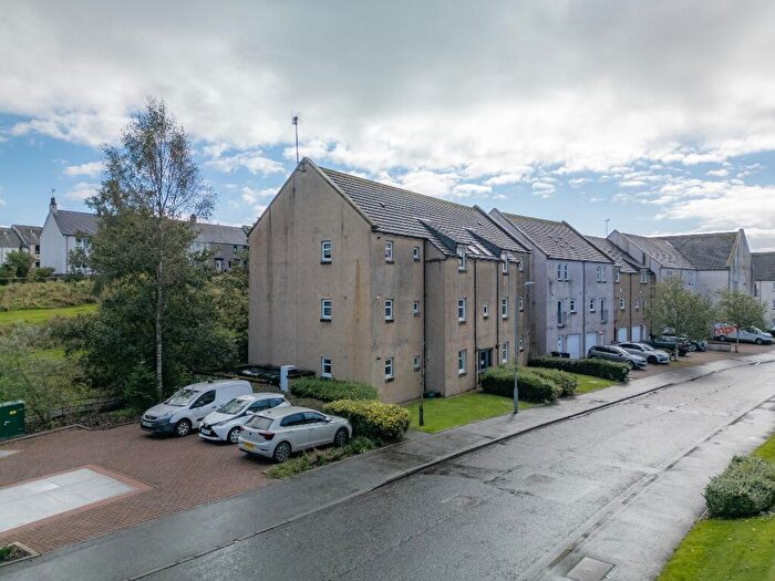 2 Bedroom Flat To Rent In Bridgend, Stewarton, East Ayrshire, KA3