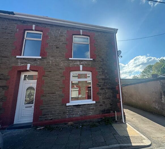 3 Bedroom End Of Terrace House For Sale In Thomas Street, Trethomas, Caerphilly, CF83