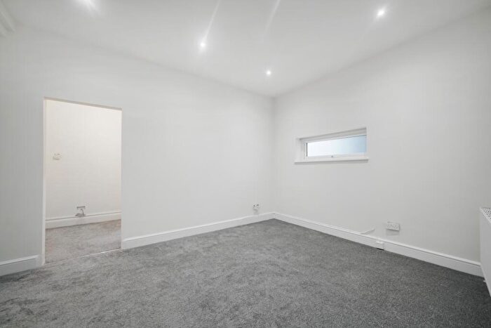 1 Bedroom Flat To Rent In Turnpike Lane, Turnpike Lane, N8