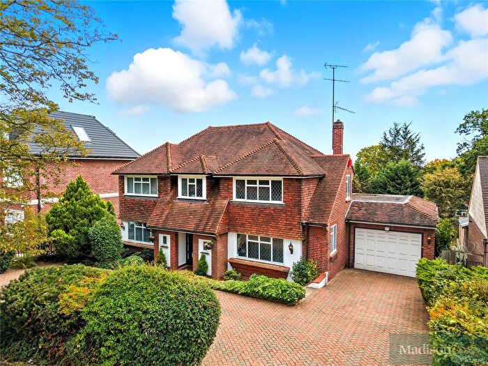 4 Bedroom Detached House For Sale In Stradbroke Drive, Chigwell, Essex, IG7