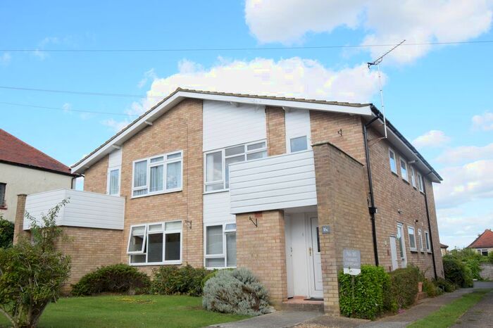 2 Bedroom Flat To Rent In Crescent Road, Leigh-On-Sea, SS9