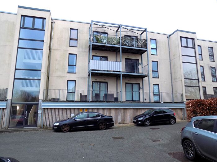 1 Bedroom Flat To Rent In Lime Tree Square, Street, BA16