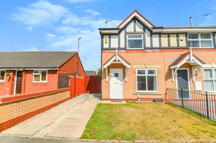 3 Bedroom Semi-Detached House To Rent In Kestrel Avenue, Hull, Yorkshire, HU8