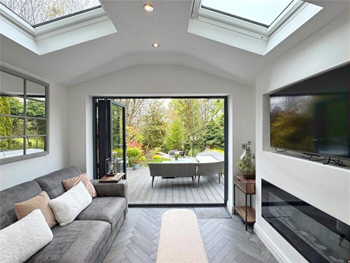 2 Bedroom End Of Terrace House For Sale In Greave Fold, Bacup, Rossendale, OL13