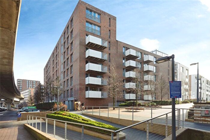 1 Bedroom Flat To Rent In Heron Place, Bramwell Way, Bramwell Way, E16