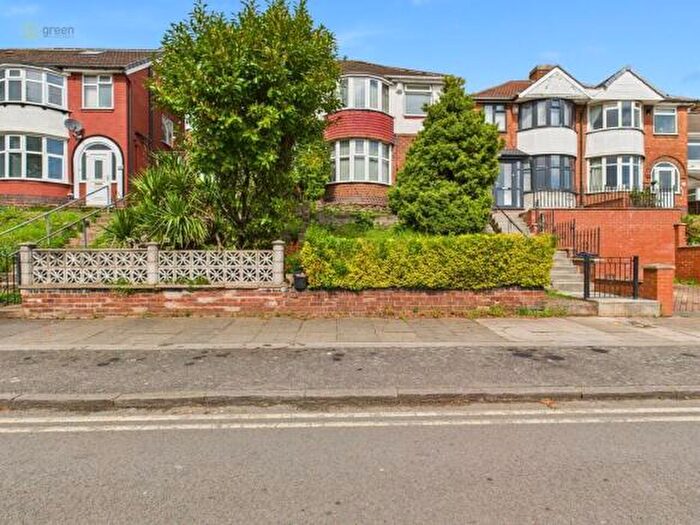 3 Bedroom Semi-Detached House For Sale In Dorrington Road, Birmingham, B42
