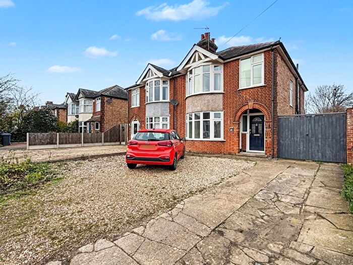 4 Bedroom Semi Detached House For Sale In Colchester Road, Ipswich, IP4
