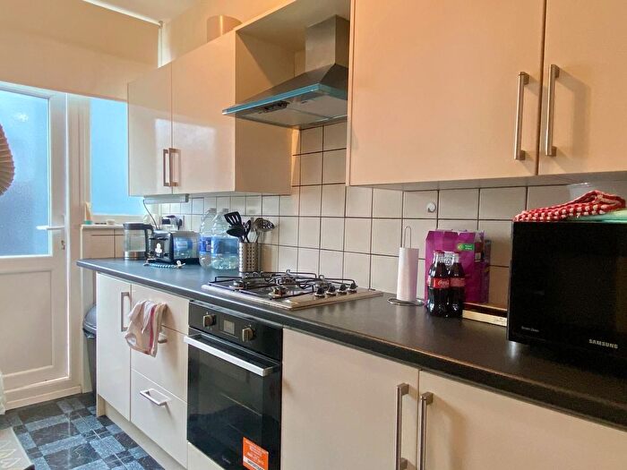 2 Bedroom Flat To Rent In Whytecliffe Road North, Purley, CR8