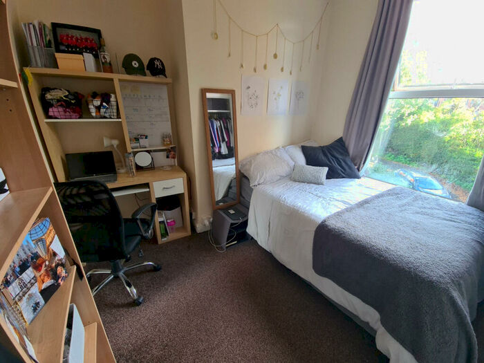 7 Bedroom House To Rent In Ebberston Terrace, Leeds, LS6