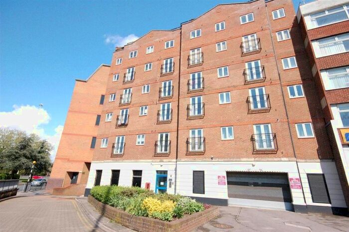 2 Bedroom Flat To Rent In The Picture House, Cheapside, Reading, Berkshire, RG1