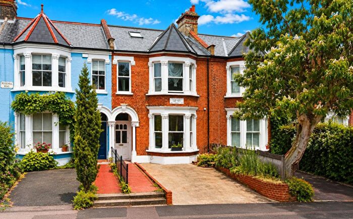 3 Bedroom Flat To Rent In Shooters Hill Road, London, SE3