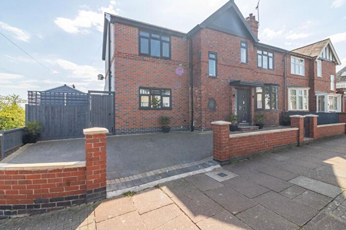 4 Bedroom Semi-Detached House For Sale In Letchworth Road, Leicester, LE3