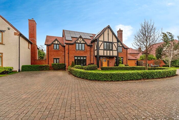 4 Bedroom Detached House For Sale In Mill Green Grove, Aldridge, Walsall, West Midlands, WS9
