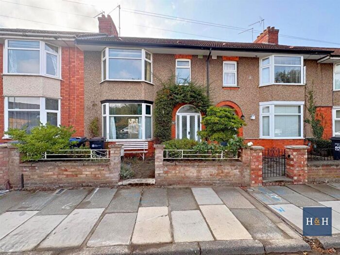 3 Bedroom Terraced House To Rent In King Edward Road, Abington -, NN1