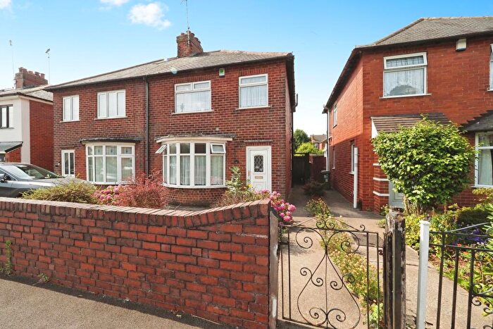 3 Bedroom Semi Detached House For Sale In Balmoral Drive, Mansfield, NG19