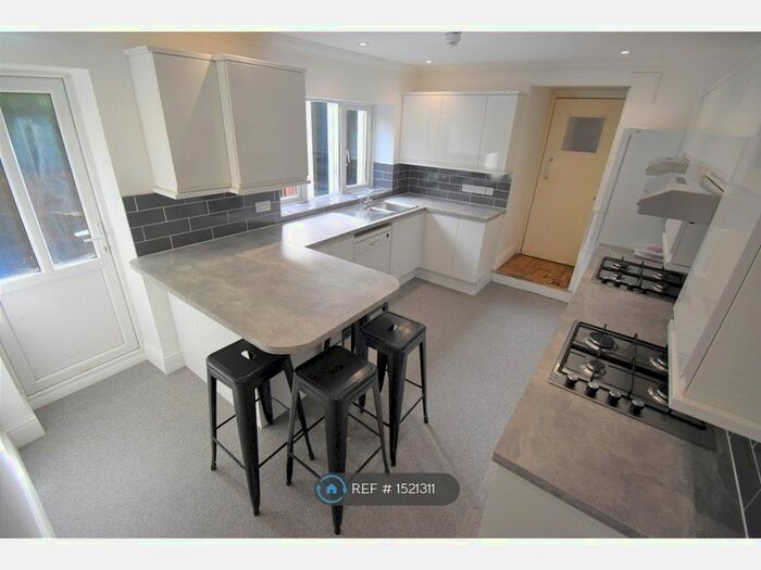 7 Bedroom Semi-Detached House To Rent In Addington Road, Reading, RG1