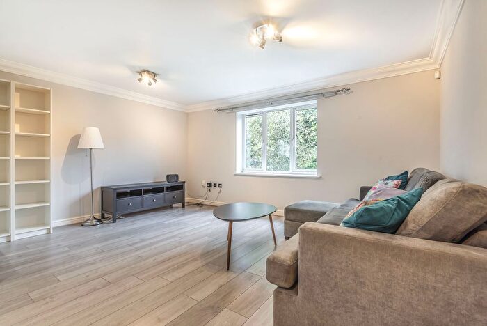 2 Bedroom Flat To Rent In Devonshire Street, London, W4