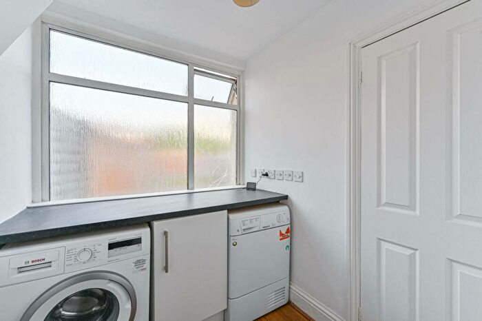 4 Bedroom Semi-Detached House To Rent In Bromley Gardens, Bromley, BR2