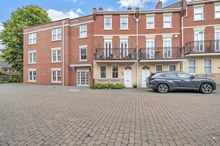 4 Bedroom Town House For Sale In Stephenson Place, Bury St. Edmunds, IP32