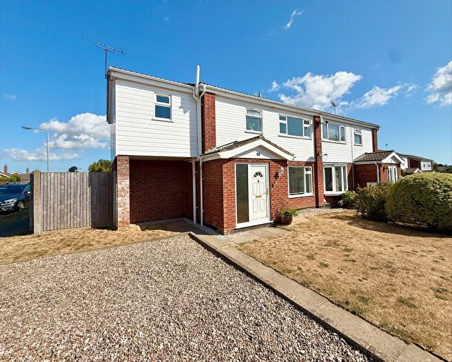 4 Bedroom Semi Detached House For Sale In Woodstock Way, Martham, NR29