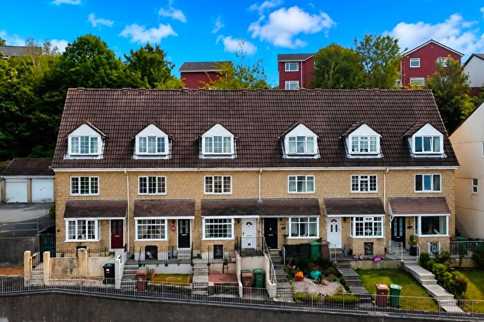 4 Bedroom Terraced House For Sale In Austin Crescent, Plymouth, PL6