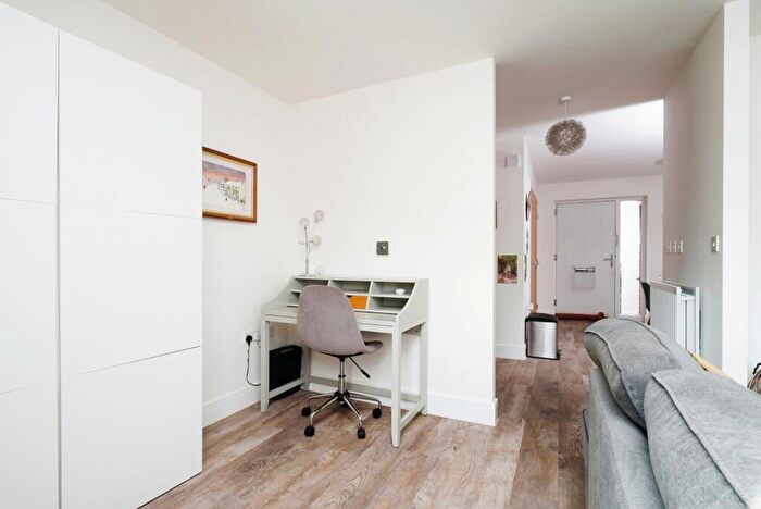 3 Bedroom Detached House For Sale In Heartwood Close, Wollaton, Nottinghamshire, NG8