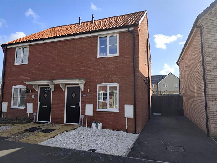 2 Bedroom Semi-Detached Bungalow For Sale In Woodroffe Drive, Crowland, Peterborough, PE6