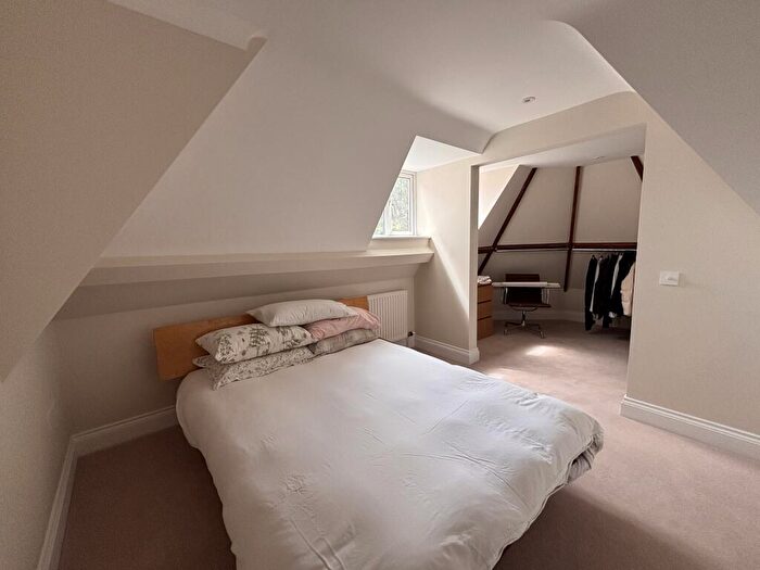 2 Bedroom Apartment To Rent In Derby Road, Bournemouth, BH1