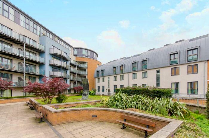 3 Bedroom Flat To Rent In Owen Street, Angel, London, EC1V
