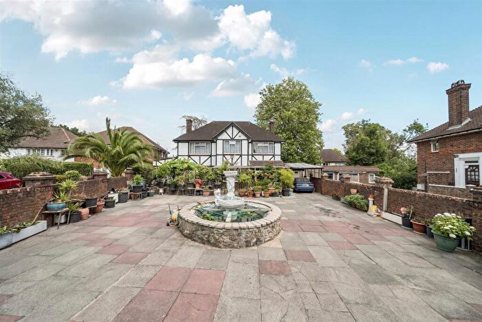 4 Bedroom Detached House For Sale In Lancaster Road, London, SE25