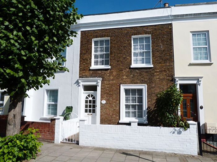 3 Bedroom Cottage To Rent In Hartfield Crescent, London, SW19