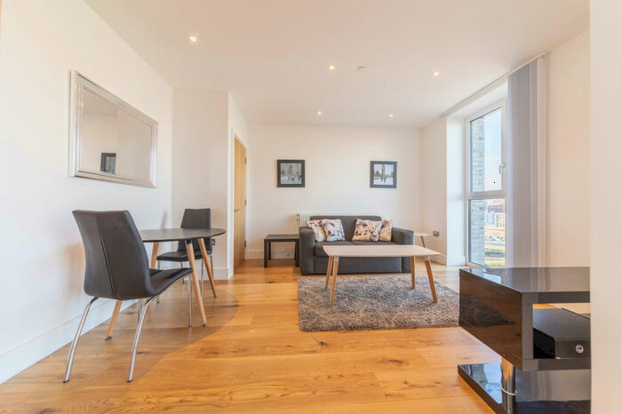 Apartment To Rent In Emily Street, London, E16