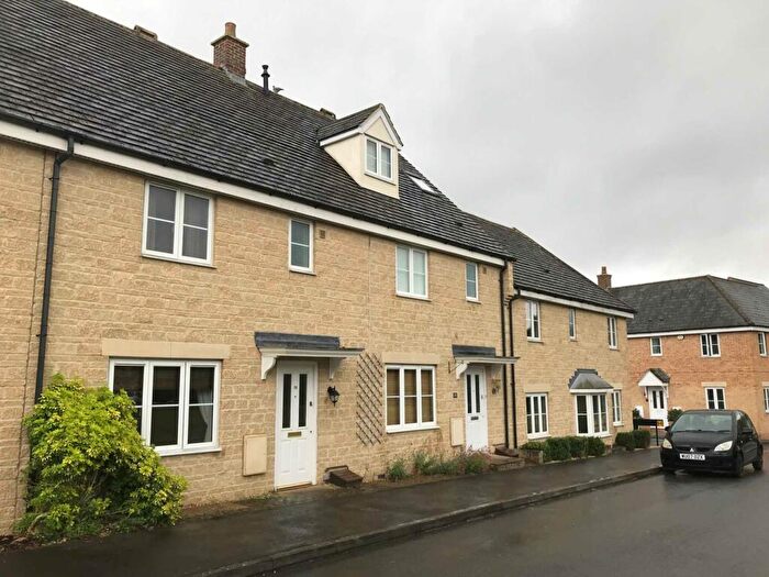 3 Bedroom Terraced House To Rent In Saffron Crescent, Carterton, OX18