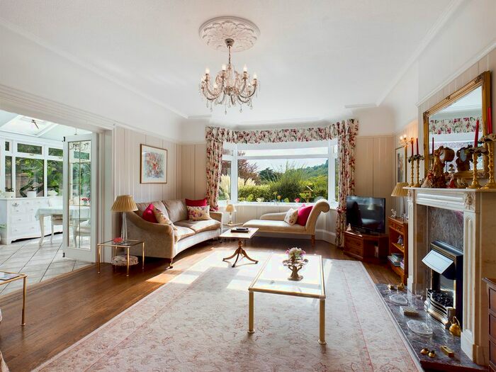 2 Bedroom Flat To Rent In Ilsham Marine Drive, Torquay, TQ1