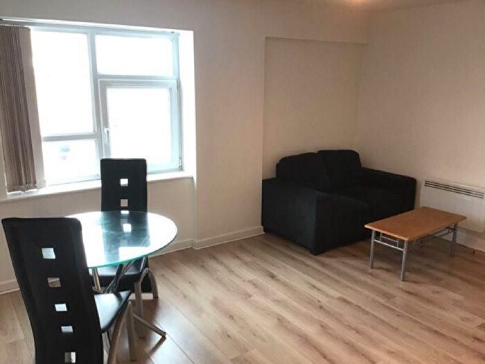 1 Bedroom Flat To Rent In Stone Street, Bradford, BD1