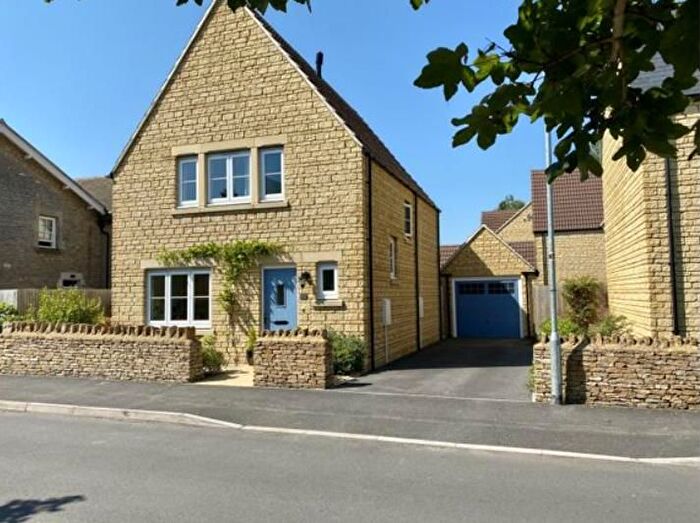 3 Bedroom Detached House For Sale In Heath Avenue, Sutton Benger, Chippenham, SN15
