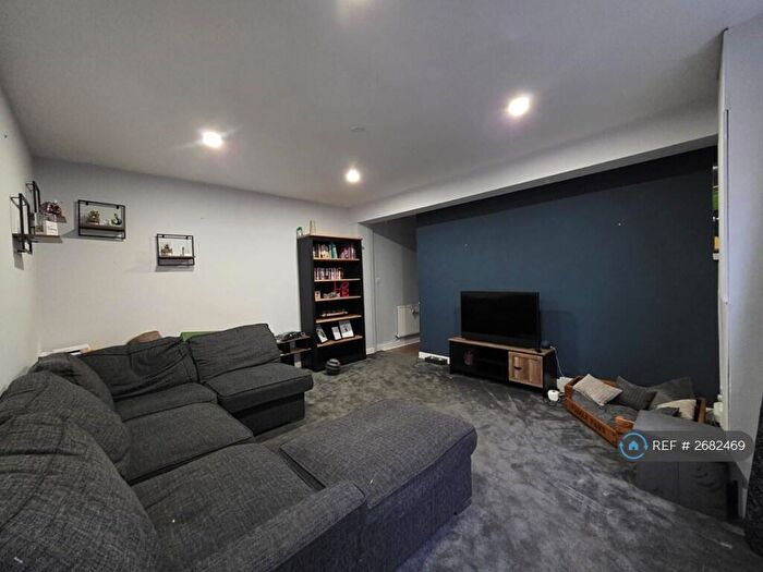 5 Bedroom Semi-Detached House To Rent In Melton Road, Thurmaston, Leicester, LE4