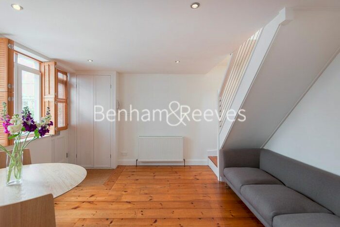 2 Bedroom Flat To Rent In Maryon Mews, Hampstead Heath, NW3