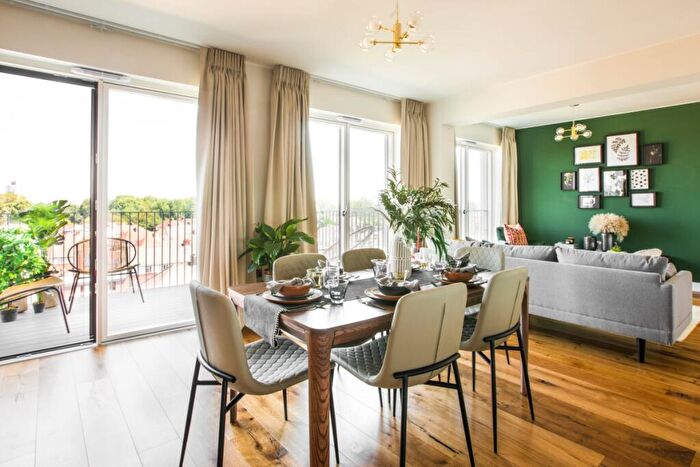 2 Bedroom Flat To Rent In Sugar House Lane Sugar House Island, E15