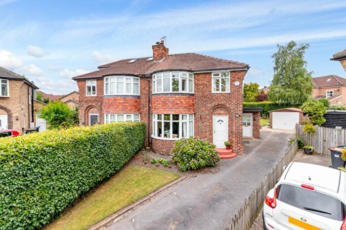 3 Bedroom House For Sale In Rossett Way, Harrogate, HG2