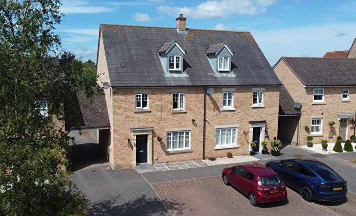 4 Bedroom Town House For Sale In Halls Drift, Kesgrave, IP5