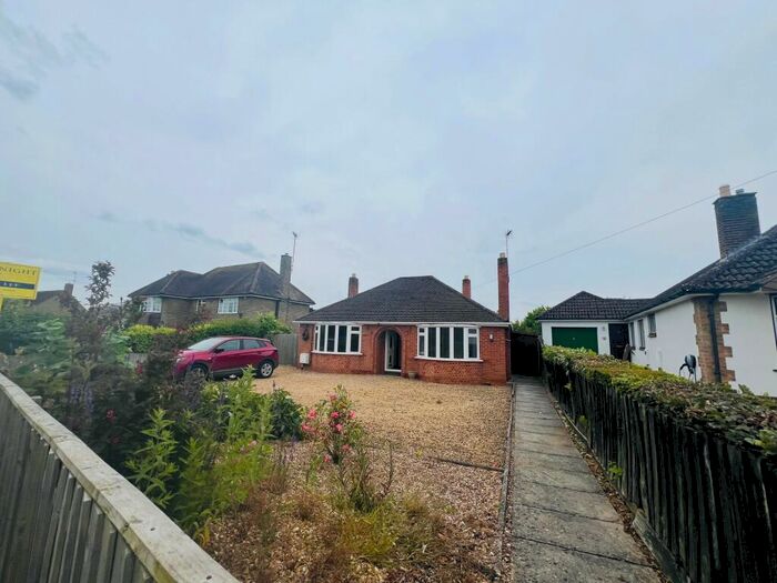 2 Bedroom Bungalow To Rent In Exeter Gardens, Stamford, PE9