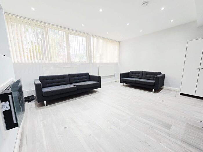 3 Bedroom Flat To Rent In Atholl House, Maida Vale, W9