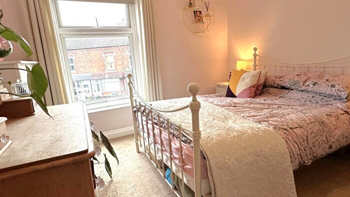 3 Bedroom End Of Terrace House For Sale In Holly Road, Kings Norton, Birmingham, B30